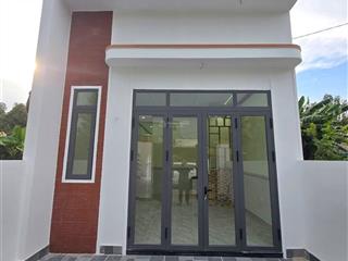 Bán nhà cấp 4 nằm ngay sân bóng đại hoàng cung mỹ phước 1, 69m2 tc, mtd rộng 8m, sân xe hơi