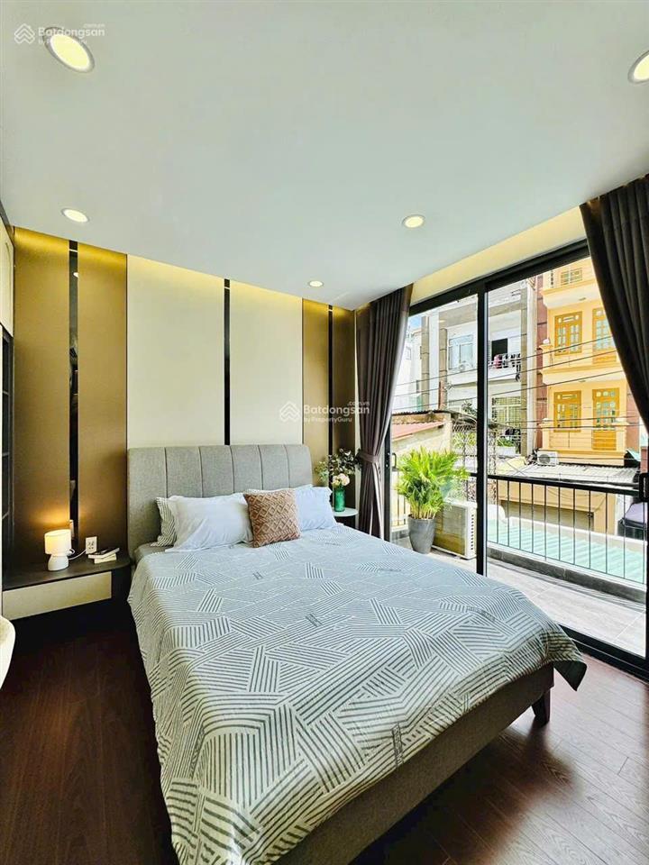 Dòng tiền khủng 55tr/tháng, hxh huỳnh văn bánh, 5,5x14m 85m2, 6 tầng, thang máy, chỉ 16,5 tỷ tl