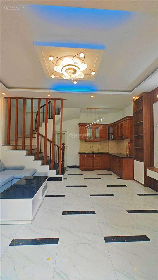 Vĩnh hưng, lĩnh nam, nhà 5 tầng, 3 phòng ngủ, 1 bước ra phố, chỉ hơn 5 tỷ
