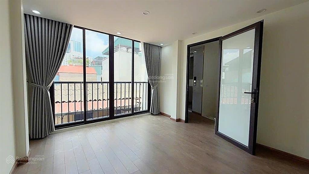Bán gấp nhà 7 tầng thang máy, gần phố lớn, trung tâm hai bà trưng, sổ đỏ chính chủ, chỉ 8.15 tỷ