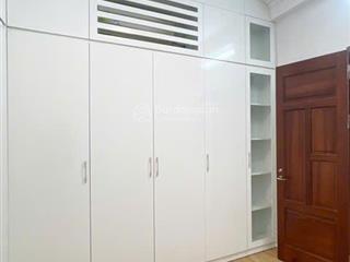 Bán căn hộ chung cư đẹp tại ngọc khánh, 5,29 tỷ, 48m2, sử dụng 75 m, đầy đủ nội thất