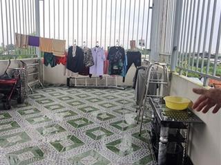 Cần bán gấp căn nhà gần sân vận động dĩ an dt 72m2 giá 2tỷ550 ,đường trước nhà 13m, full thổ cư