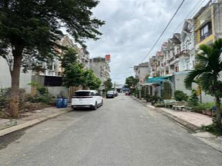 Bán lô đất ngay đường vĩnh phú 32 dt 125m2 shr, đường rộng 6m cách chợ vĩnh phú 1km, full thổ cư