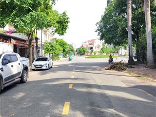 Bán đất dĩ an dt 120m2 gần đường nguyễn tri phương  full thổ cư đi ra tthc dĩ an chỉ 5p shr.