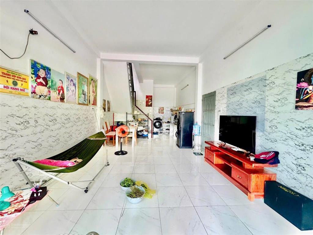 Đất tặng nhà trọ mt đường dl12 gồm 1kiot và 4phòng, cách trạm y tế thới hoà chỉ 300m 150m2 sổ sẵn