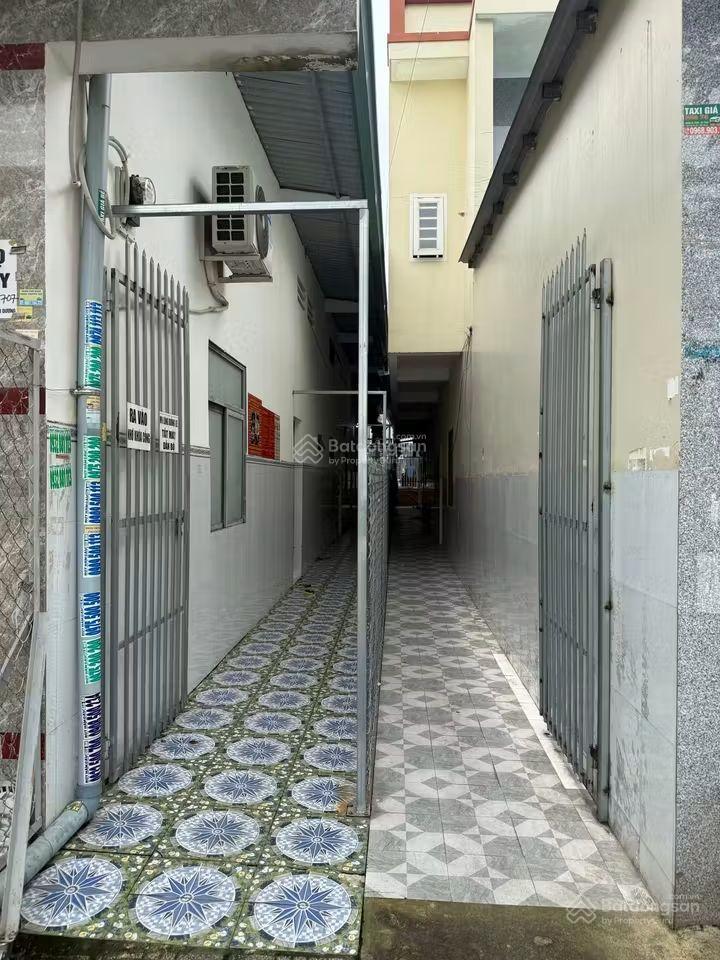 Chính chủ gửi bán căn nhà lầu và 3p trọ tại khu tái định cư mỹ phước 3 (khu g) dt 150m2 sổ sẵn