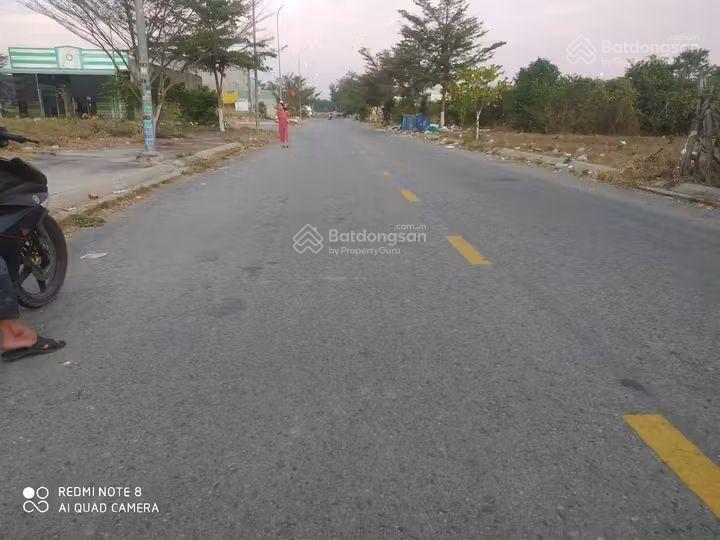 Nhà trọ ngay kcn vsip 2 125m2 gồm 1kiot và 4phòng cho thuê mỗi tháng thu nhập 10tr shr mặt tiền n13