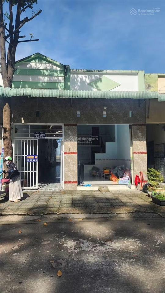 Bán nhà trọ mới ngay chợ kcn mỹ phước 3, 150m2 đường lớn 8m thông đang cho thuê 8,5tr/tháng sổ sẵn