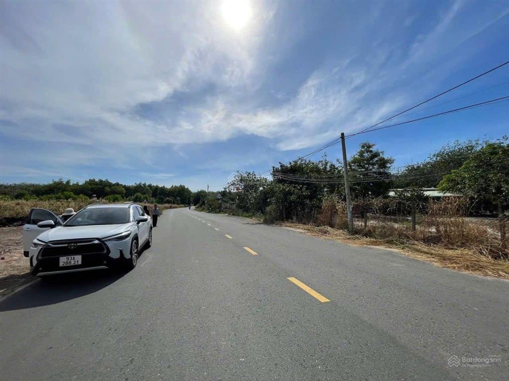 Chỉ hơn 300tr sở hữu ngay lô đất mặt tiền đường nhựa dt 400m2 gần tthc chơn thành ngân hàng cho vay