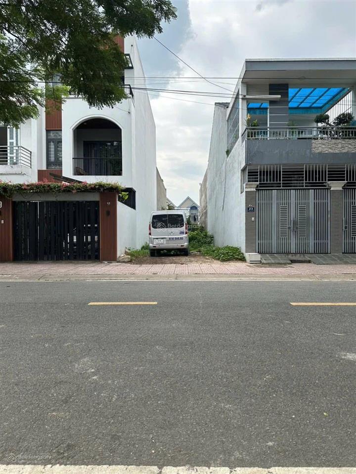 Bán gấp lô đất ngay khu phố đông tác dt 72m2 đường d1 ra mỹ phước tân vạn 1p di chuyển shr full thổ
