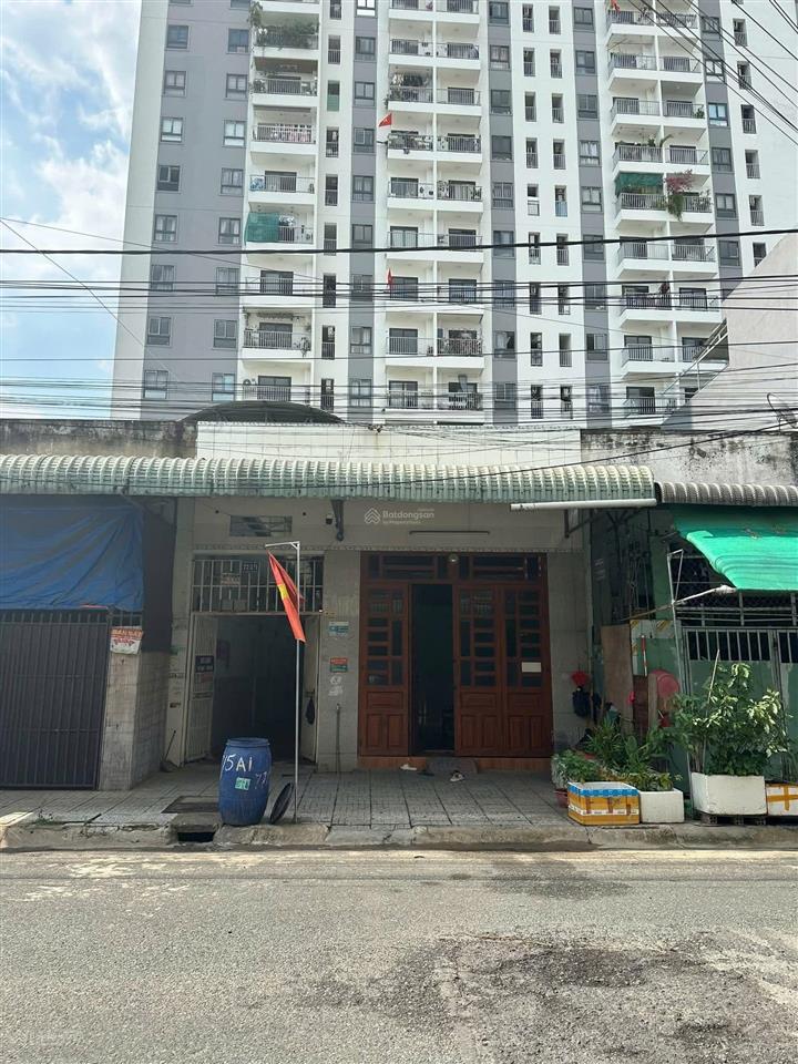 Chủ cần sang gấp dãy trọ gần chợ bình đáng 110m2 đường d2 gồm 1 kiot 5 phòng shr thu nhập 8tr/tháng