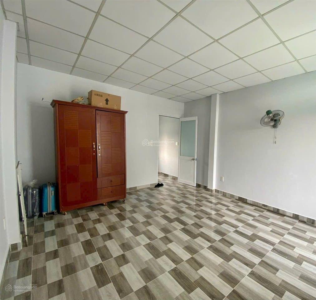 Sang gấp căn nhà ngay đường tân chánh hiệp 7 hxh 80m2 1 trệt 1 lửng đang cho thuê 8 triệu/tháng shr