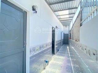 Bán gấp dãy trọ ngay đường vườn lài 92m2 cách trường đại học nguyễn tất thành chỉ 1p.có 4 phòng shr