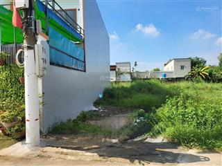 Bán lô đất ngay sau trạm y tế xã hưng định, diện tích 100m2 sẵn thổ cư, đi ra chợ búng chỉ trong 5p