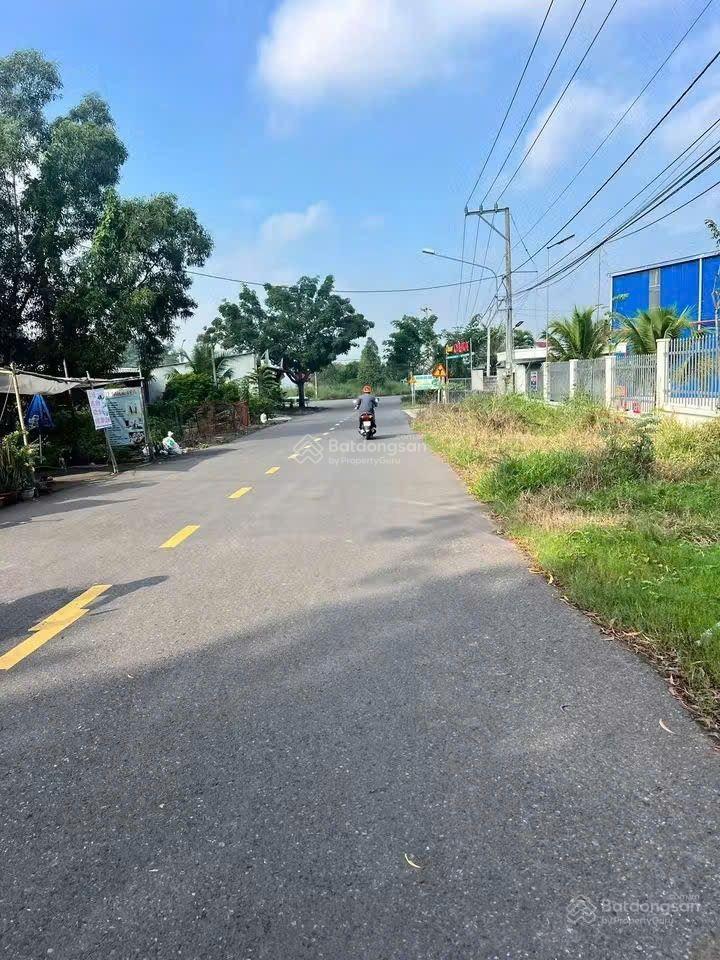 Chính chủ ký gửi lô đất mặt tiền đường nhựa cách ql13 chỉ 200m, dt 125m2 sang tên liền. full thổ cư