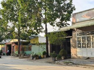 Ra nhanh dãy trọ mới ngay khu l mỹ phước 3, dt 150m2 có 1 kiot và phòng. đang thuê 9tr/tháng sổ sẵn