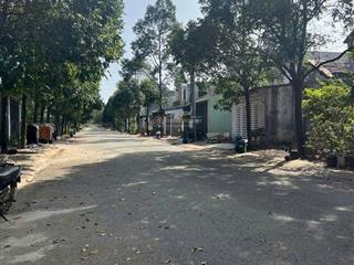 Bán nhanh lô đất siêu phẩm ngay đường n7 cách ql13 chỉ 650m. dt 105m2 full thổ cư, công chứng liền