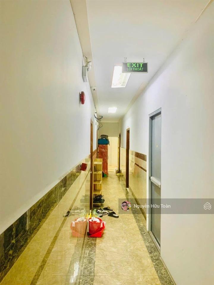 Tòa nhà 10x44m 6 tầng đang cho thuê khoáng 2,4 tỷ/năm mặt tiền phạm văn chiêu