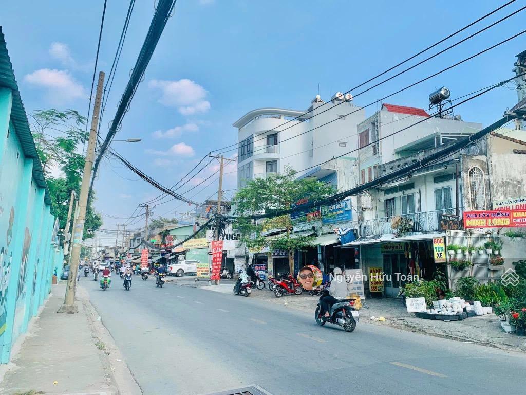 Tòa nhà 10x44m 6 tầng đang cho thuê khoáng 2,4 tỷ/năm mặt tiền phạm văn chiêu
