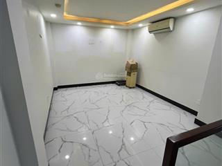 Cần bán gấp nhà đường thân nhân trung,p13,q tân bình,dt 7x20,giá 20 tỷ.  0937 333 ***