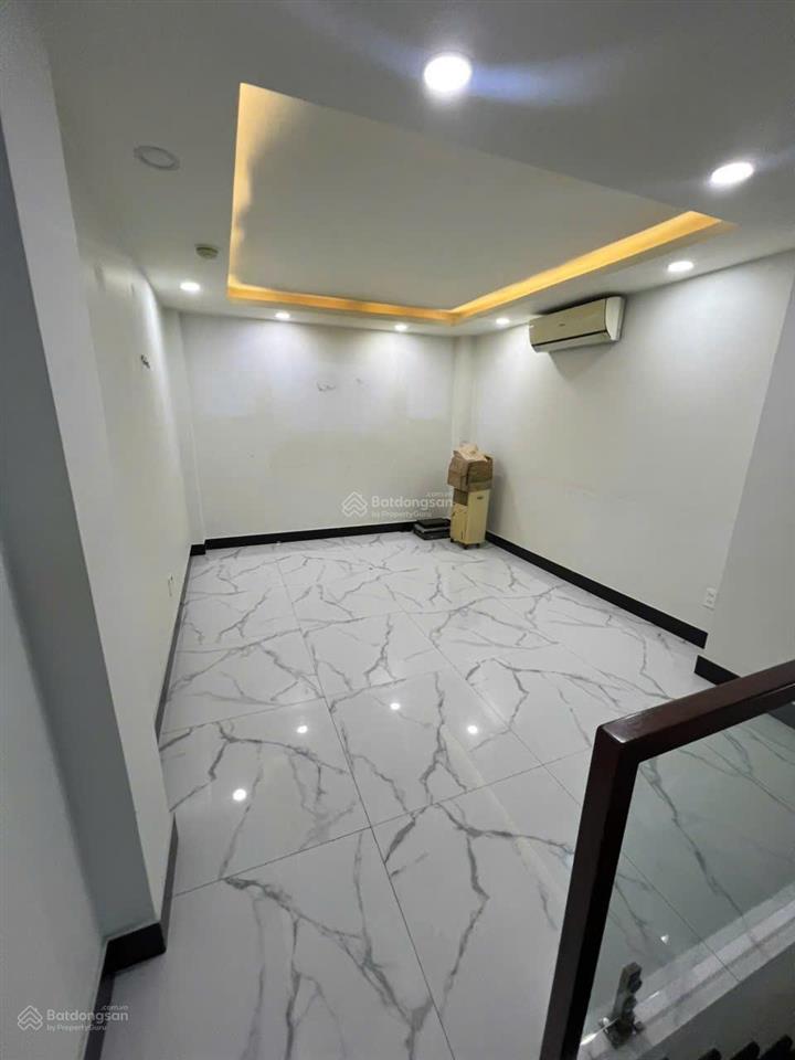 Cần bán nhà hxh bàu cát. dt 4 x 22m, 3 lầu, giá chỉ 9 tỷ, nhà đẹp. 0937 333 ***