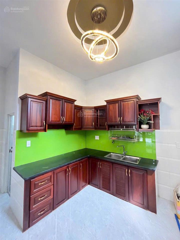 Chủ cần bán gấp mt trương công định, p14, q.tân bình, dt 6x16m. 2tầng, giá 12,5 tỷ còn thương lượng