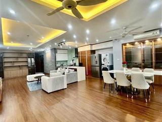 Nhà mặt phố trịnh công sơn không gian ở thoáng đãng view hồ tây ở thì không khí trong lành mát mẻ