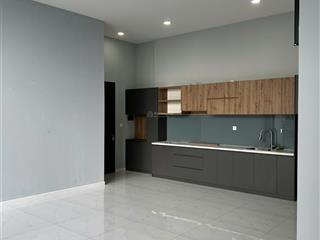 Cho thuê căn hộ studio midtown nhà nội thất cơ bản, ban công rộng, view thoáng, giá tốt