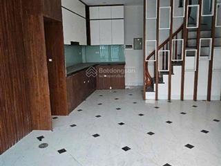 Nhà mới diện tích lớn, ô tô vào nhà