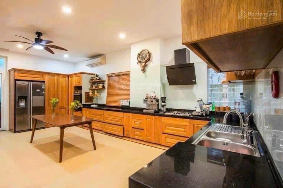 Biệt thự đượng nguyễn hữu thông, 300m2, cách biển 100m, giá 48 tỷ