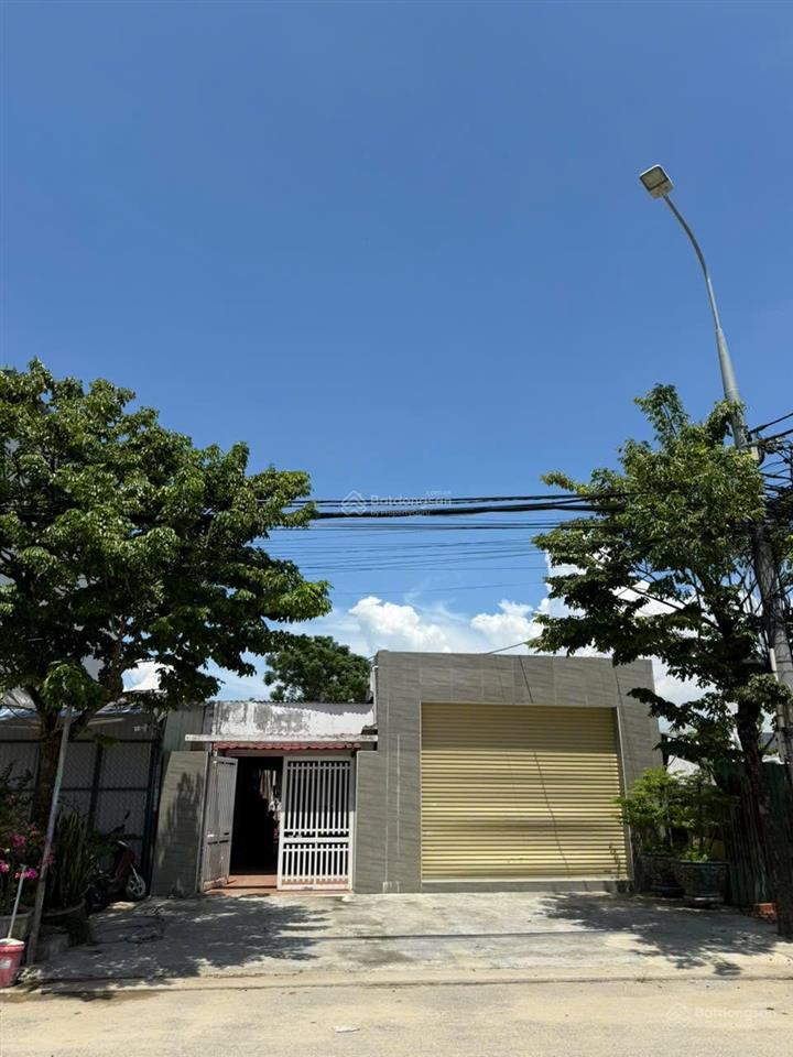 Lô đất đường chính hữu, diện tích 370m2, hướng đông nam, đường 10.5m, giá 110 tr/m2