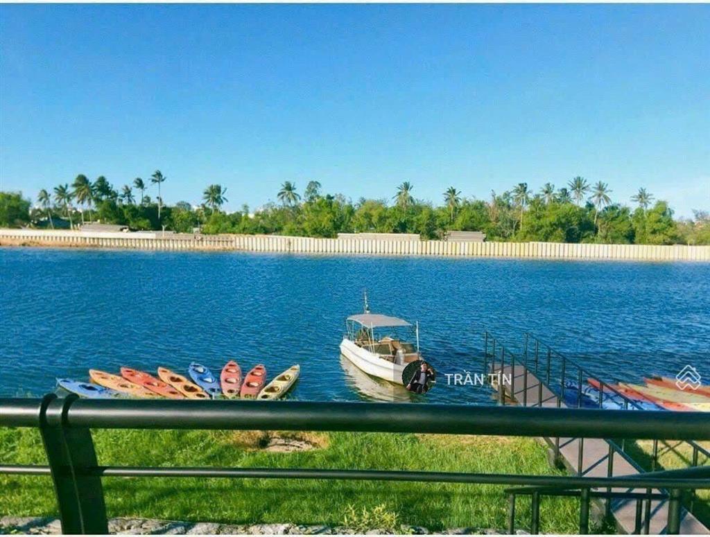 Biệt thự 3 mặt tiền one river, diện tích 300m2, view trực diện sông, giá 54 tỷ