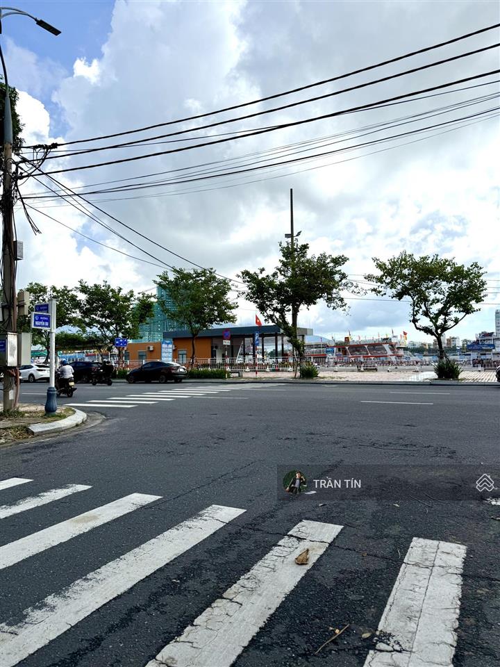 Nhà mặt tiền đường nguyễn du, diện tích  130m2, trục thông thẳng ra bạch đằng, giá bán  30 tỷ