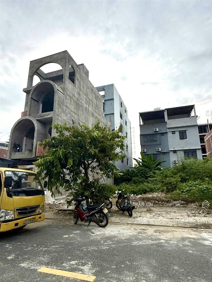 Lô đất mặt tiền đường hoà phú 28, diện tích 100m2, hướng đông bắc, giá 7 tỷ 300