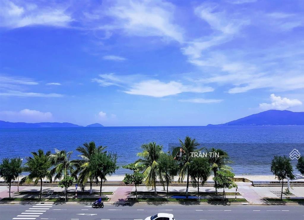 Lô đất góc 2 mặt tiền đường nguyễn tất thành, view trực diện biển