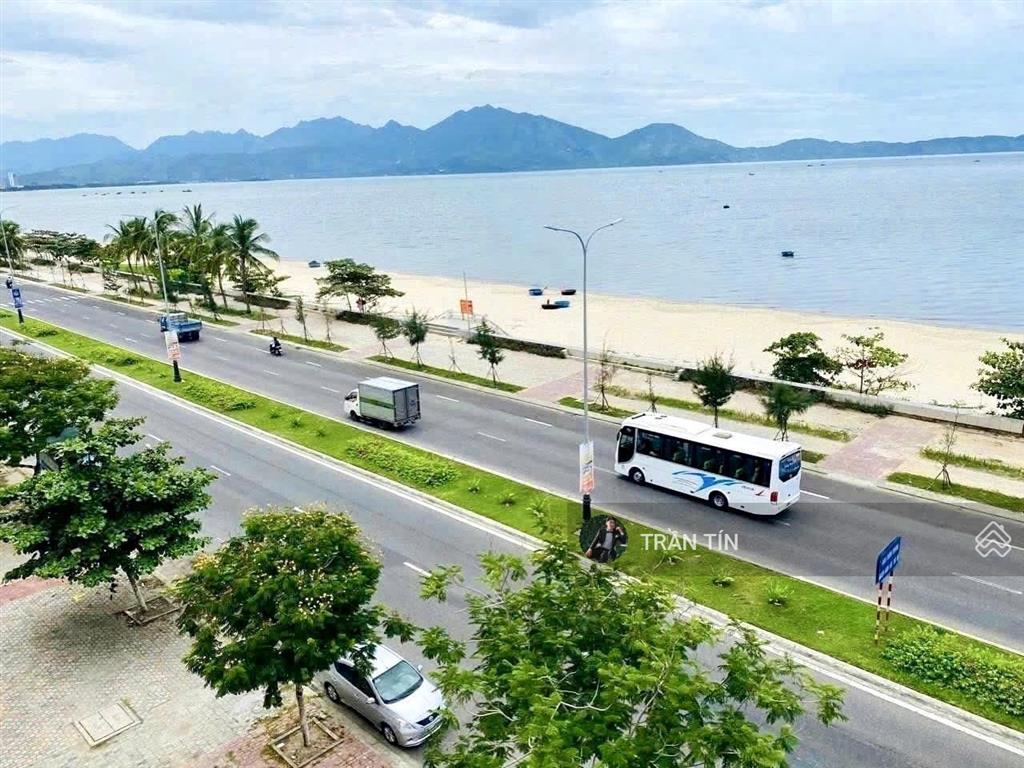 Lô đất góc 2 mặt tiền đường nguyễn tất thành, view trực diện biển
