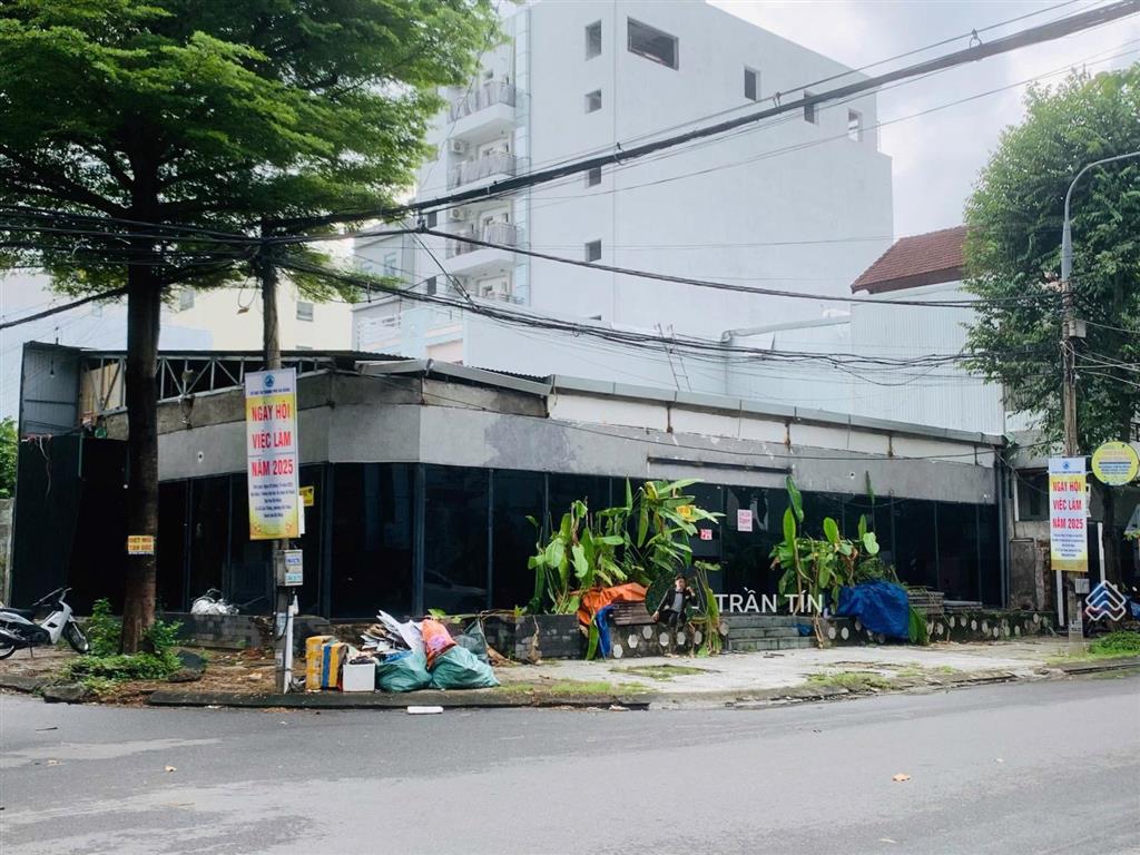 Lô góc 2 mặt tiền đường lương nhữ hộc  huy cận.