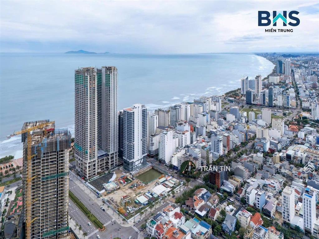Nhà mặt tiền đường phạm văn đồng, cách biển 400m