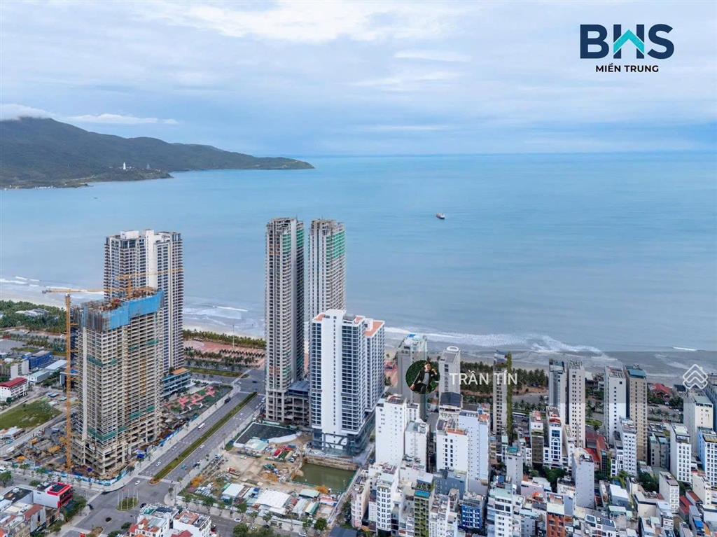 Nhà mặt tiền đường phạm văn đồng, cách biển 400m