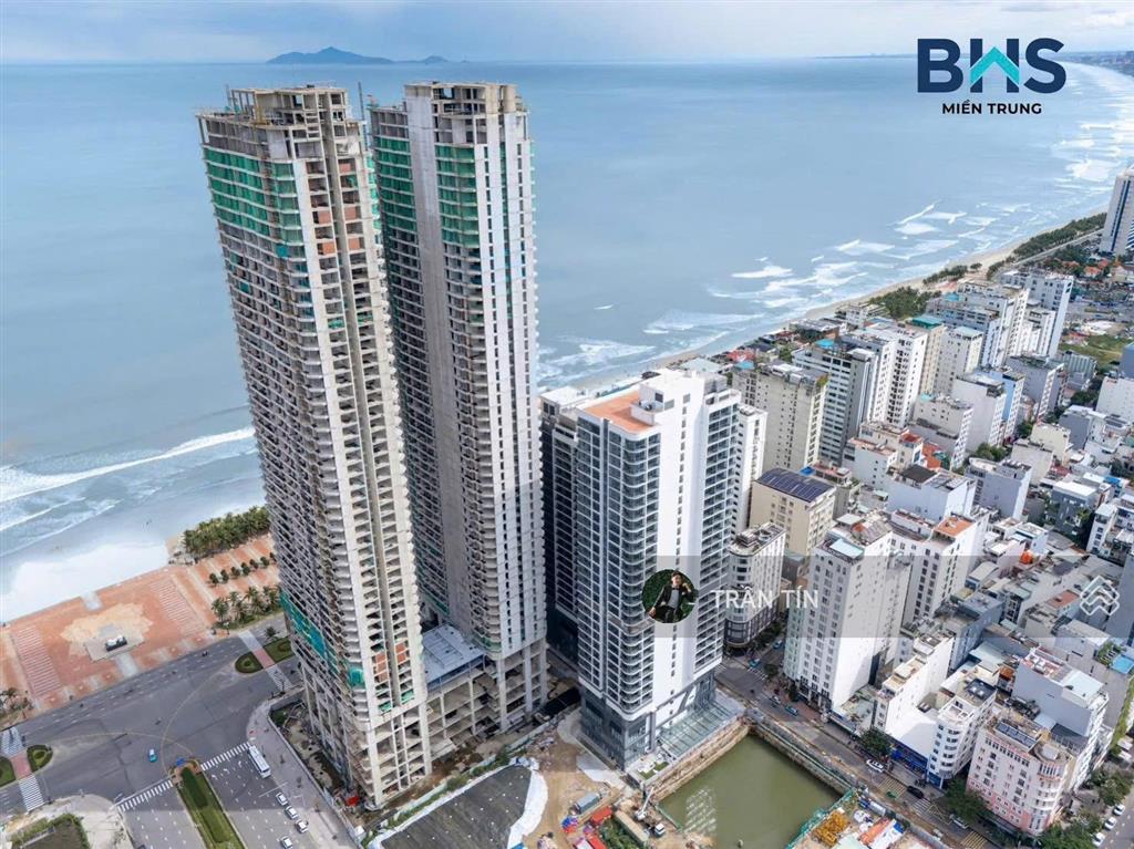Nhà mặt tiền đường phạm văn đồng, cách biển 400m