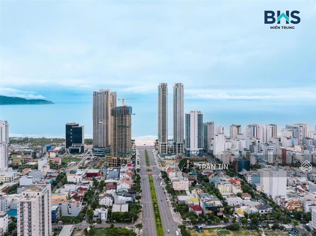 Nhà mặt tiền đường phạm văn đồng, cách biển 400m