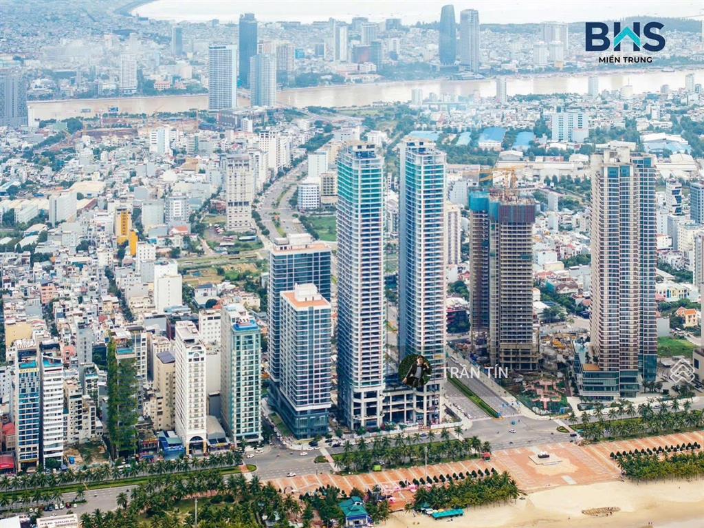 Nhà mặt tiền đường phạm văn đồng, cách biển 400m