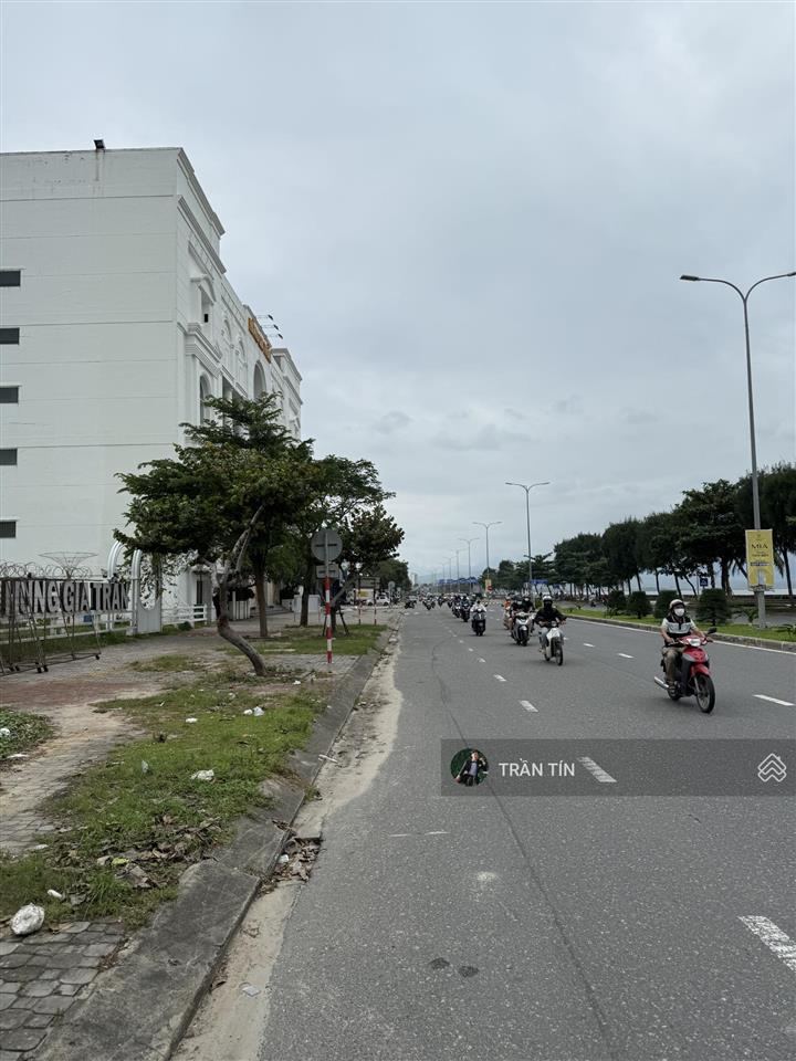 Lô đất mặt tiền đường phùng hưng, sát nguyễn tất thành, cách biển chỉ vài bước chân.