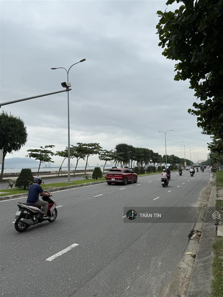 Lô đất mặt tiền đường phùng hưng, sát nguyễn tất thành, cách biển chỉ vài bước chân.