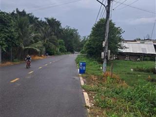Chủ có việc cần sang gấp lô đất cách kcn mỹ phước 3 300m, dt 150m2, giá chỉ 950tr, shr full thổ cư