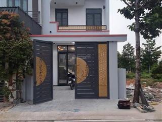 Chủ ngộp cần ra nhanh nhà 1t1l, dt 80m2, cách kcn sóng thần chỉ 400m, đang cho thuê 8tr/th, sổ sẵn