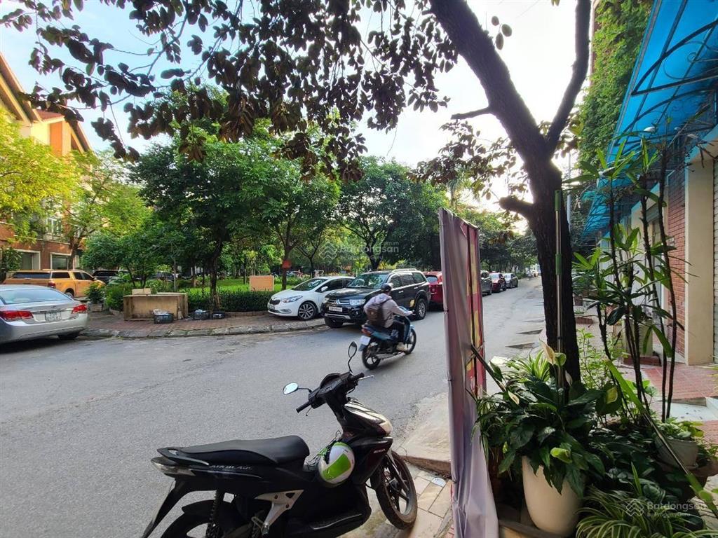Bán lk làng việt kiều châu âu, mỗ lao,hà đông, ô tô tránh, sát hồ điều hòa, kinh doanh 77m2x4t,25tỷ