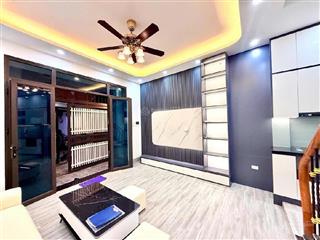 Bán nhà chính chủ đống đa, diện tích 37m2 x 5 tầng lung linh, ngõ thông ba bước ra phố