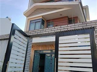 Biệt thự  btđ q2  kiên cố bề thế 8 x24m 6pn 5wc đường 16m sát lakeview, global  giá 22.9 tỷ