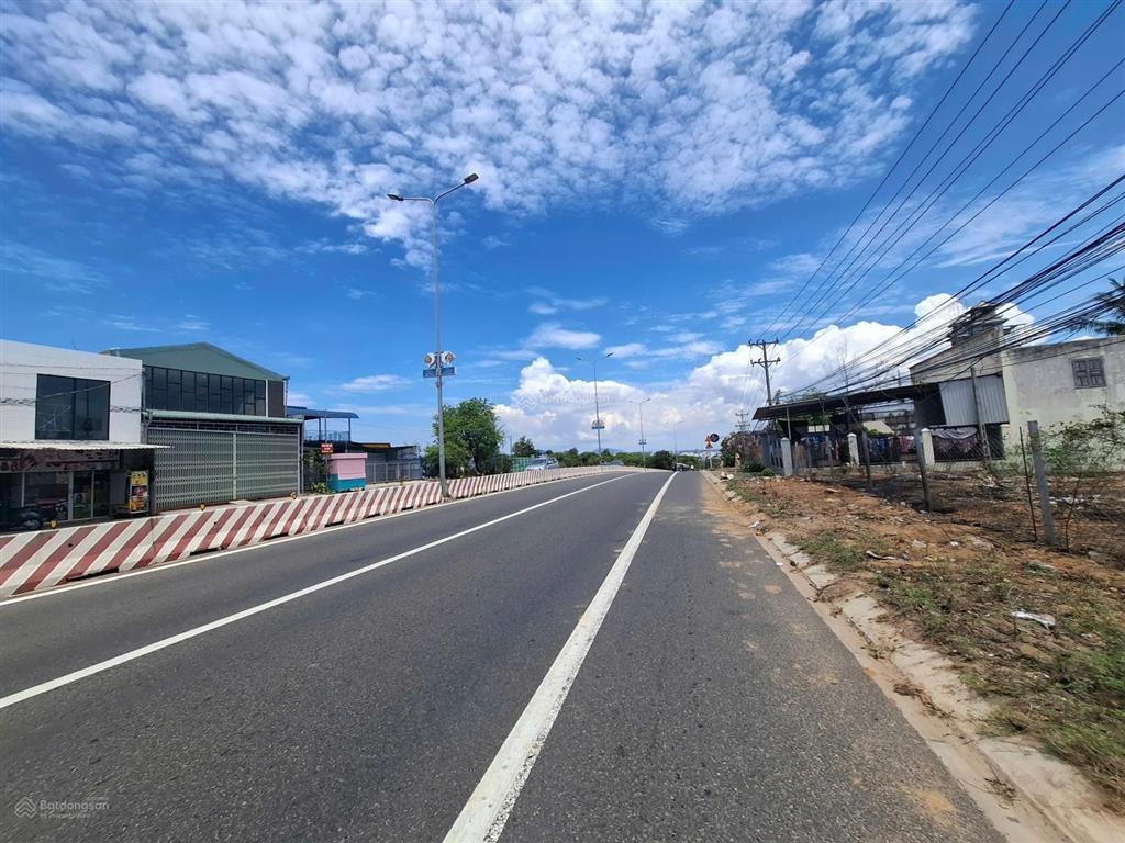 Bán 2232 m2 đất view biển mặt tiền nguyễn thông  mũi né (giá tốt)